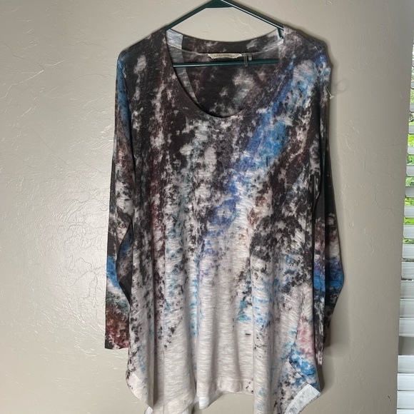 Soft Surroundings Nouveau Shark Bite Hem Tunic Top - Picture 2 of 6